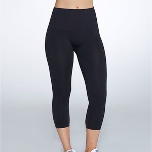 Spanx Look At Me Now Black Cropped Legging
